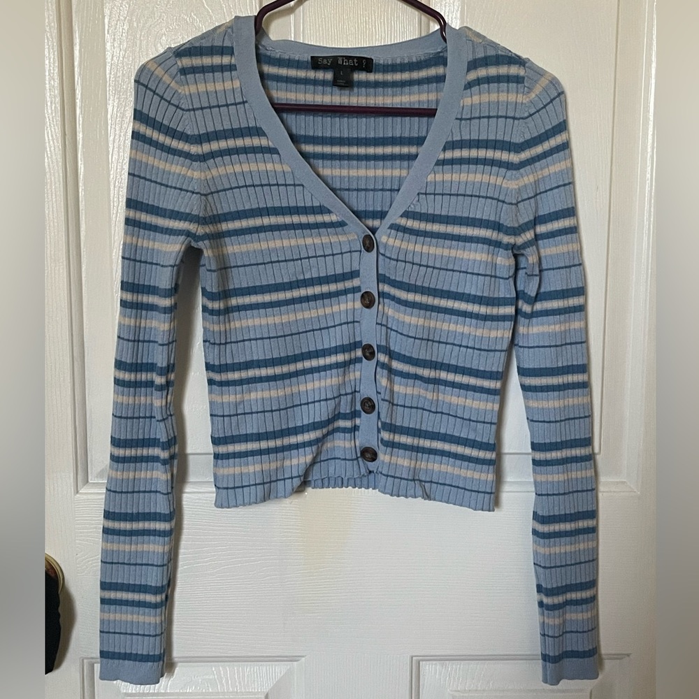 Cute long sleeve blue top